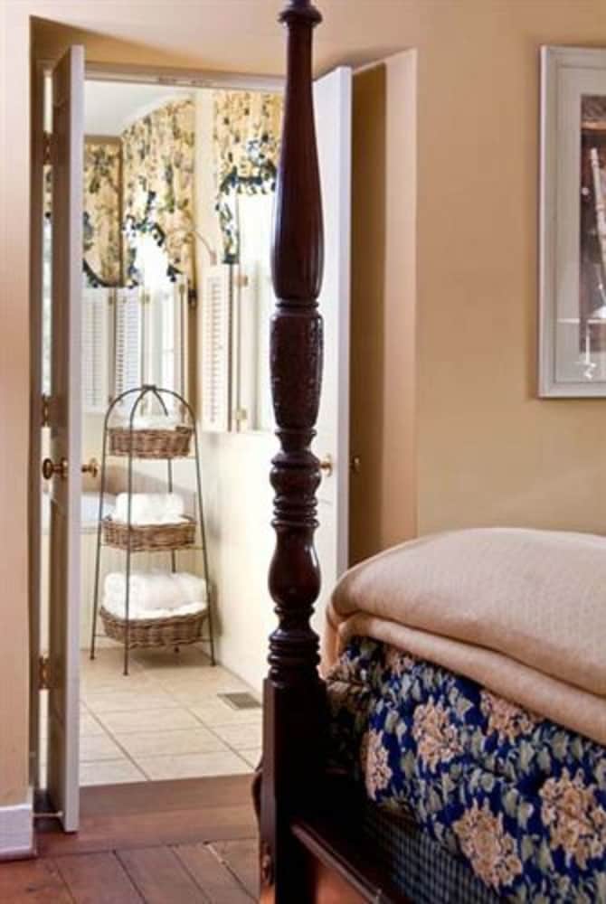The Wayside Inn Bed Breakfast 29/50