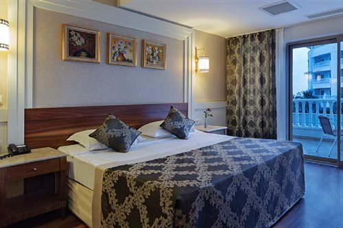Room, Double or Twin Bed, Lateral Side Sea View