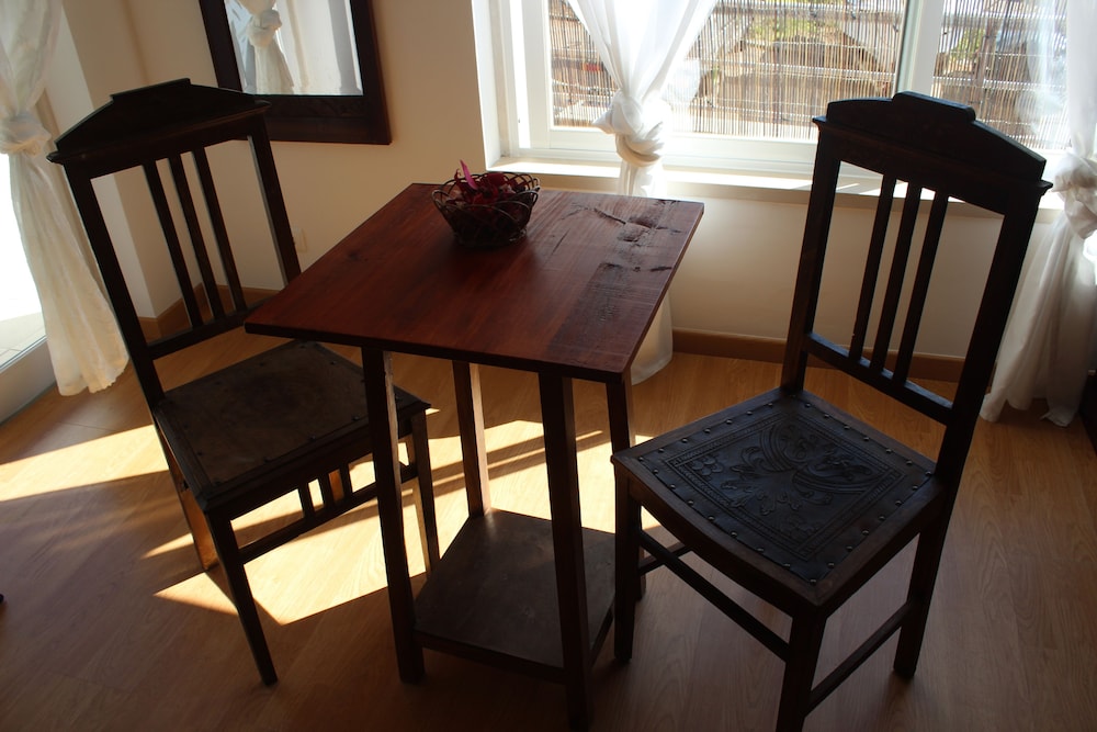 Ericeira Chill Hill Hostel & Private Rooms 40/50