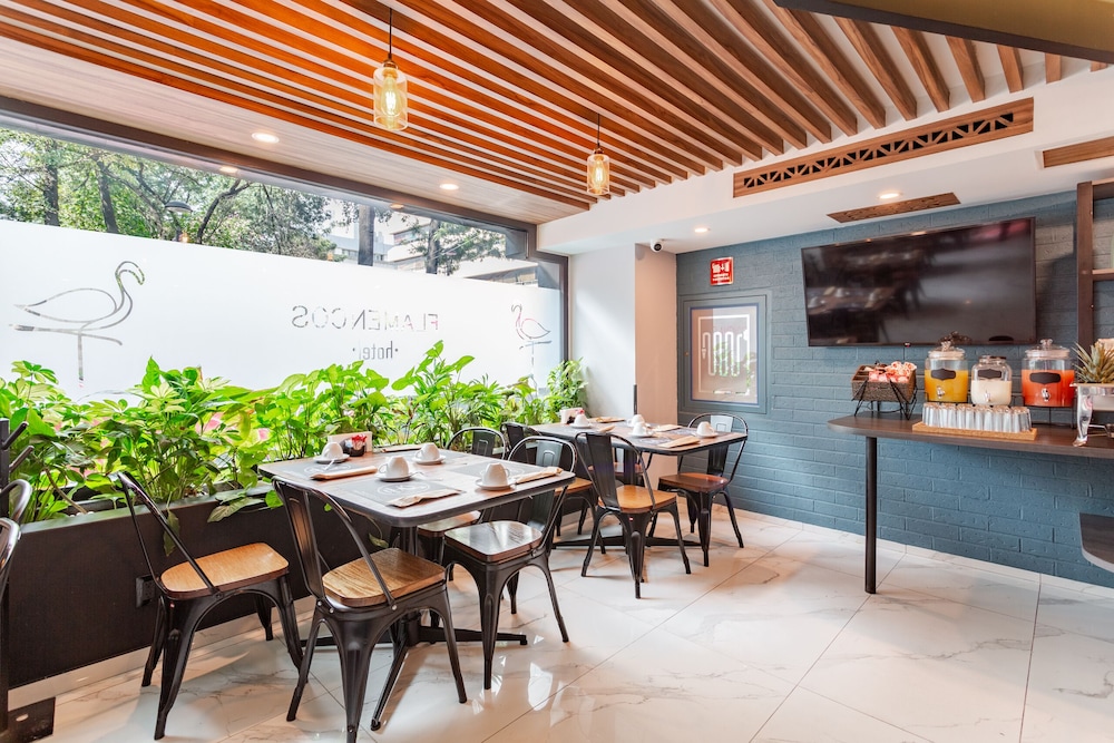 Hotel Flamencos 35/50