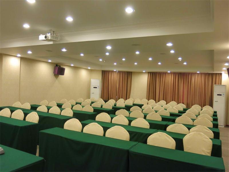 Vienna Hotel (Foshan West Railway Station Airport Branch) 21/23