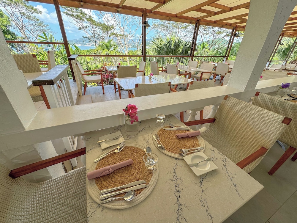 MOUNT CINNAMON GRENADA 36/50