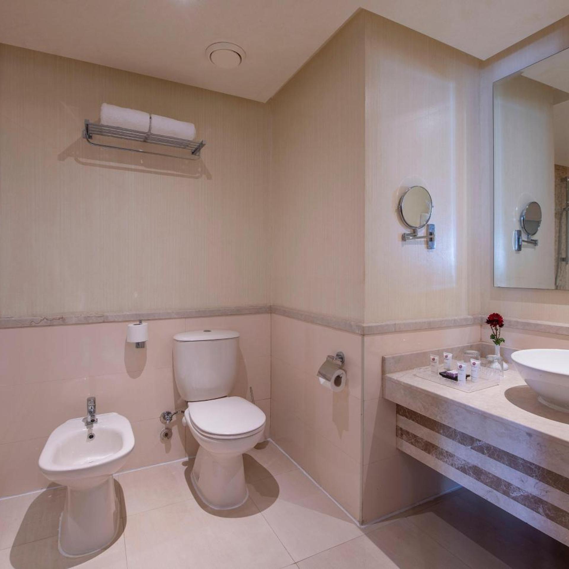 Junior Suite, Deluxe, Beach Front, Charmillion Club Resort 6/7