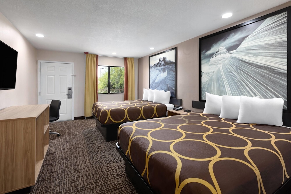 Super 8 by Wyndham Tucson/Grant Road Area AZ 20/50