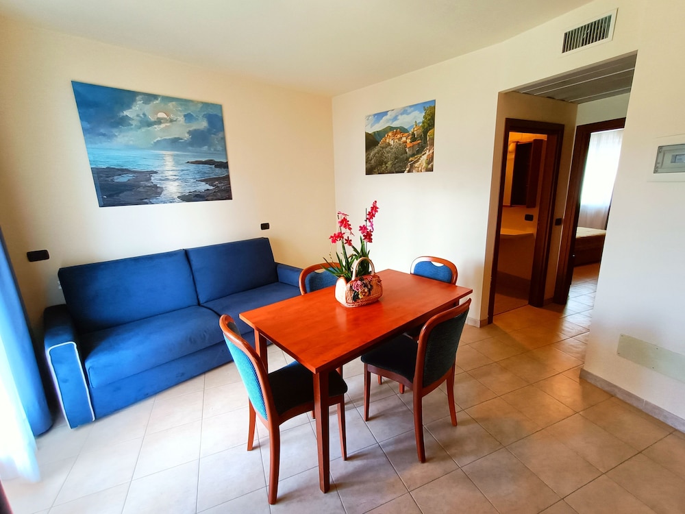 Villa Isabella Hotel & Residence 25/50