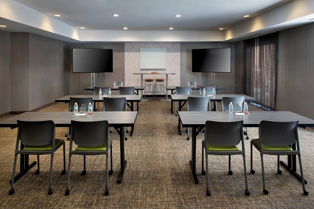 Springhill Suites Herndon Reston 43/50