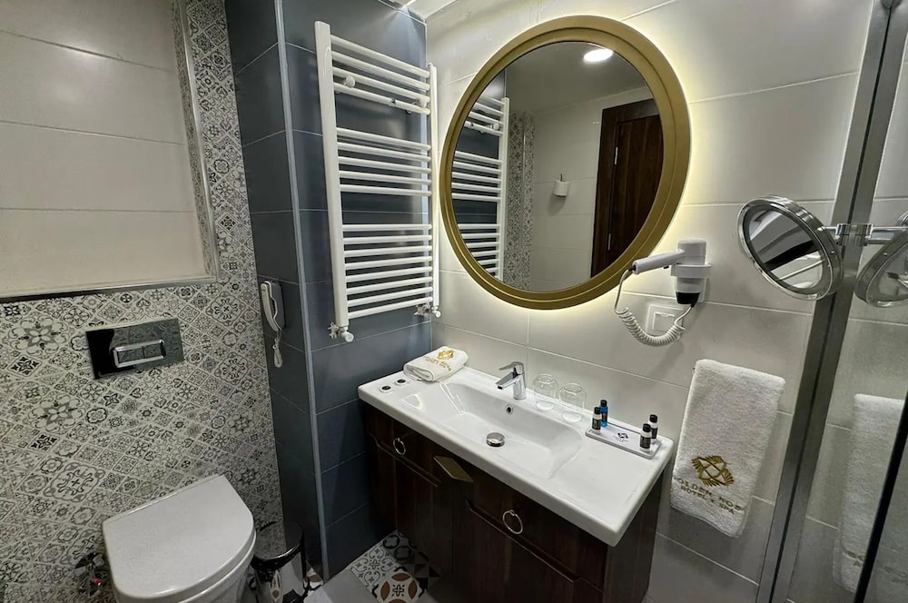 Golden Rose Hotel & Spa 32/32