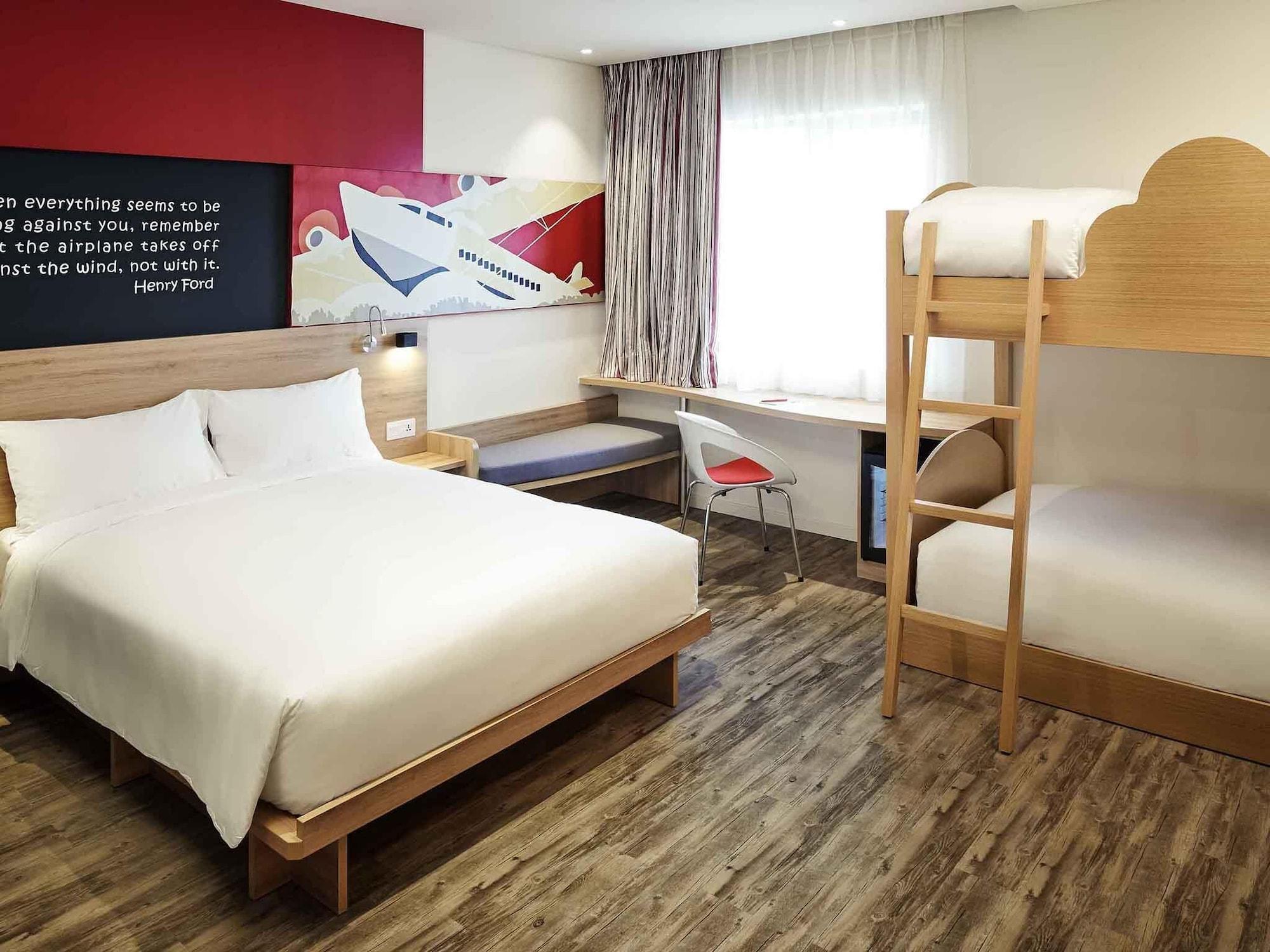 Family, Multiple Beds