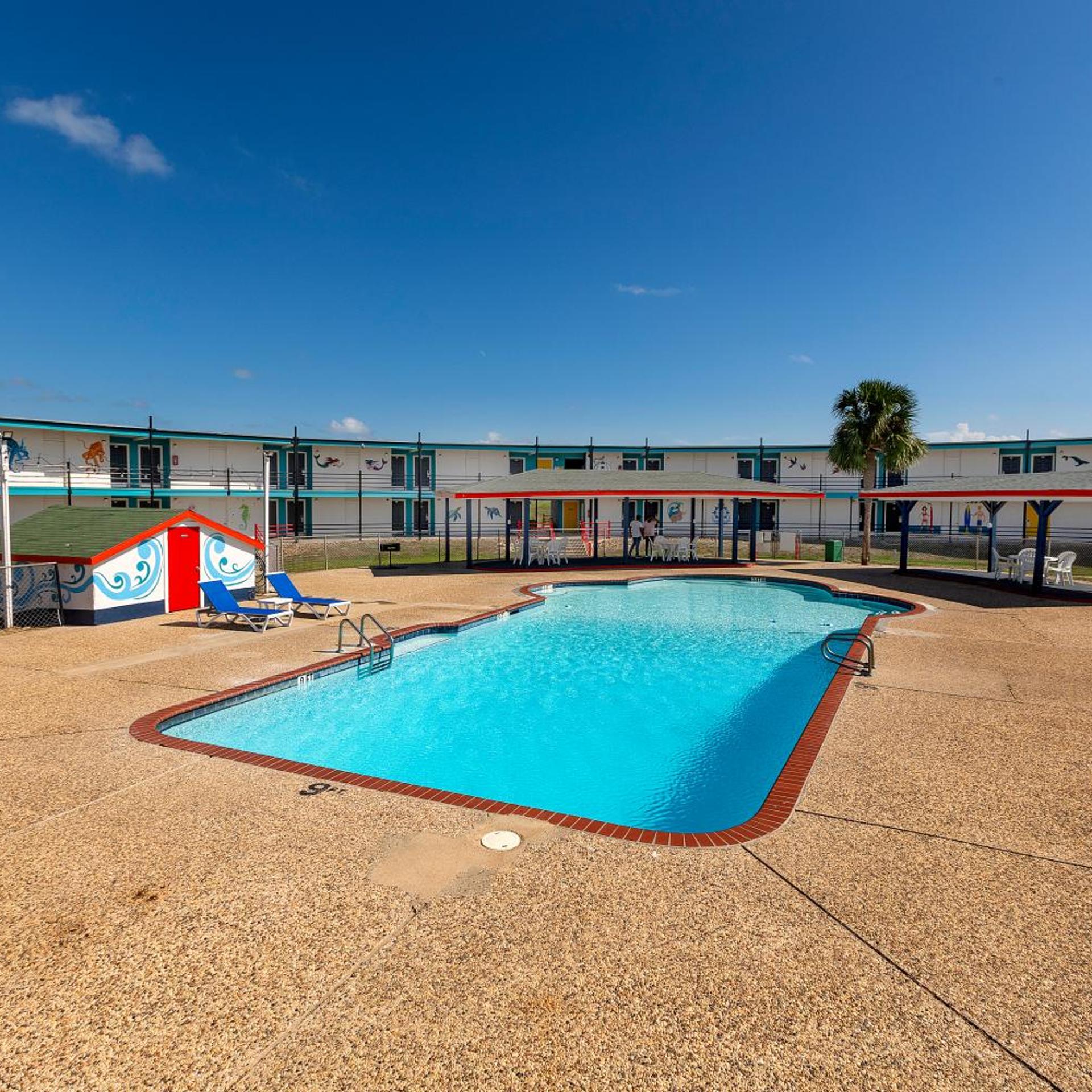 Crystal Palace Resort 44/48
