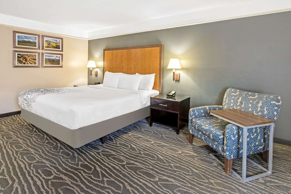 La Quinta Inn & Suites by Wyndham Ruidoso Downs 6/55