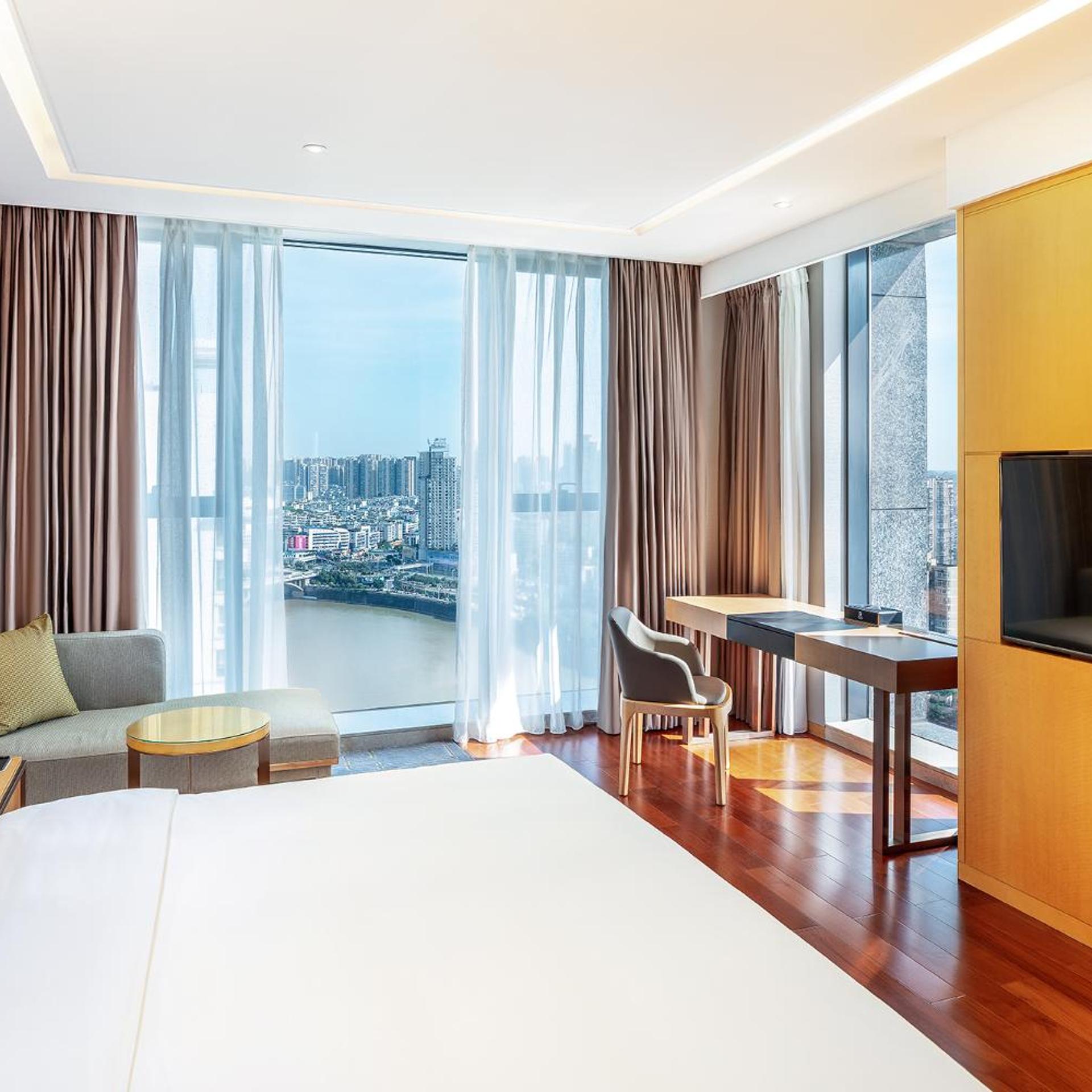 1 Bedroom, Suite, Dining Area