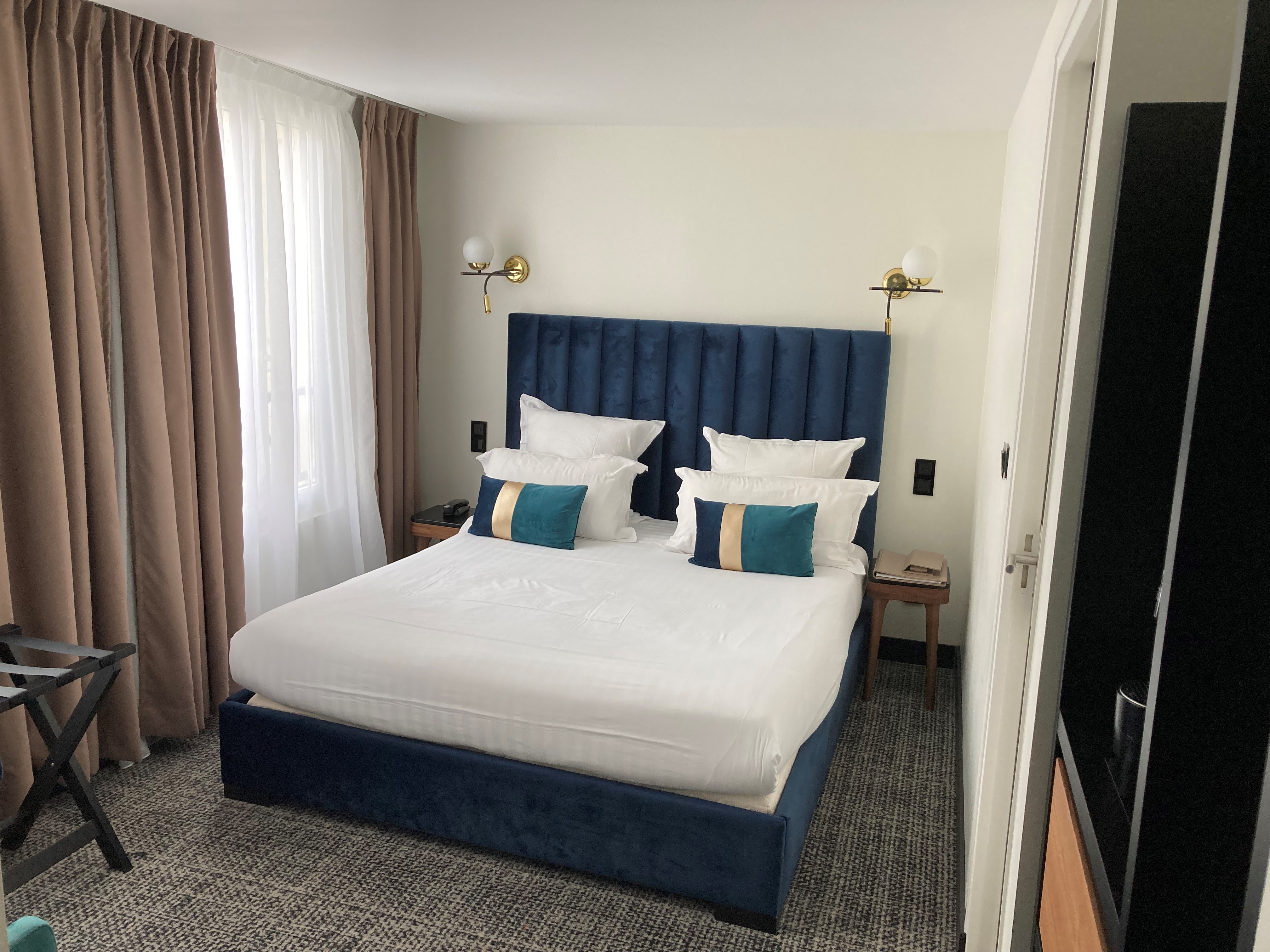 COMFORT, DOUBLE BED