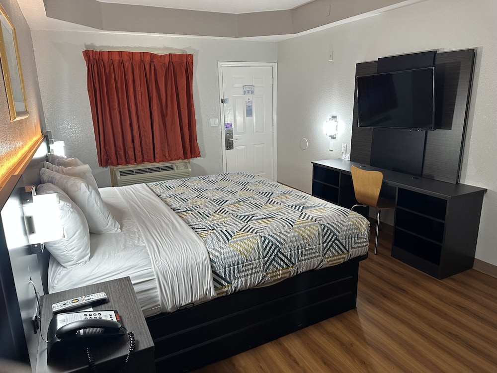 Motel6 Alvarado, TX 10/33