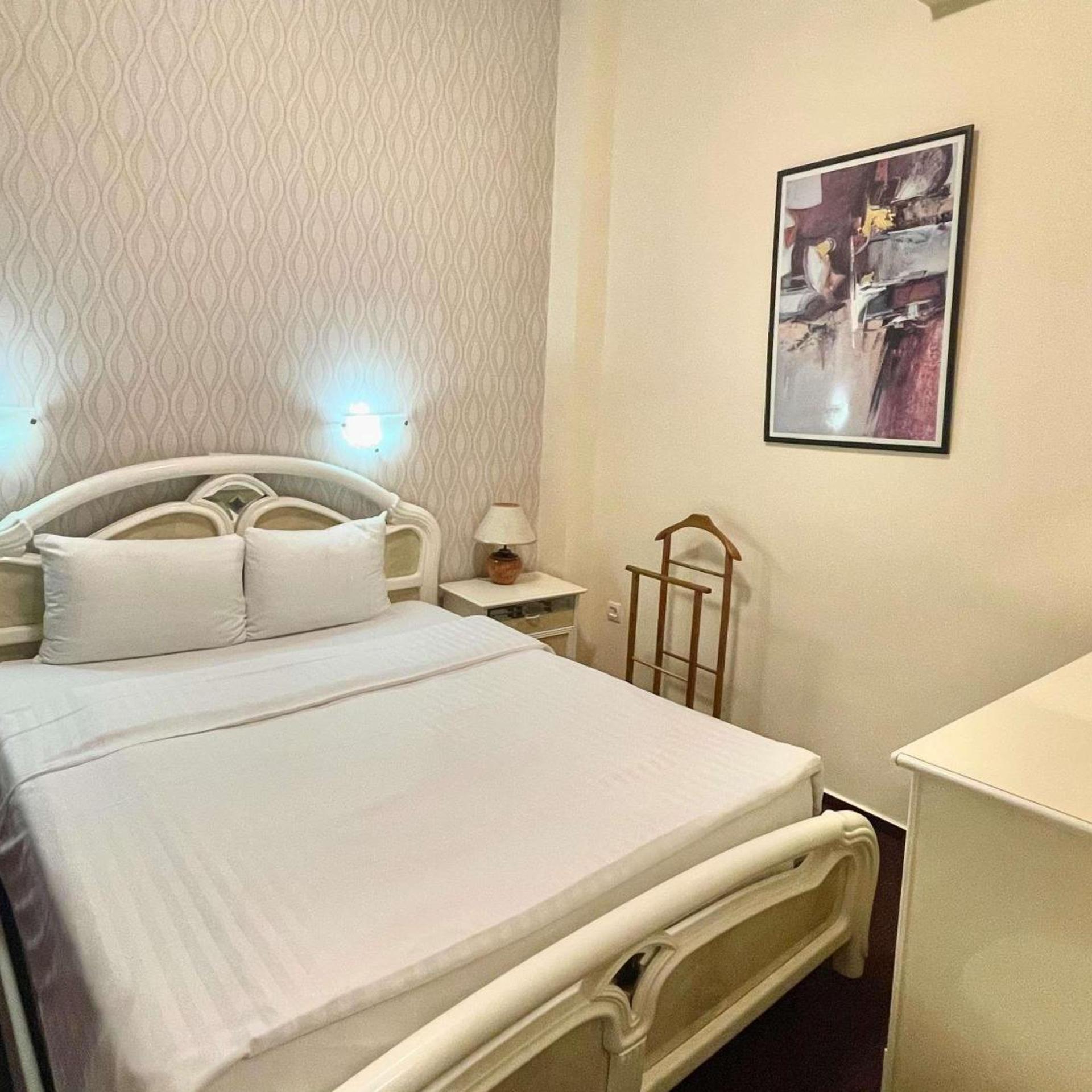 جناح جونيور، Ibis Styles Dunarea Galati 2/4