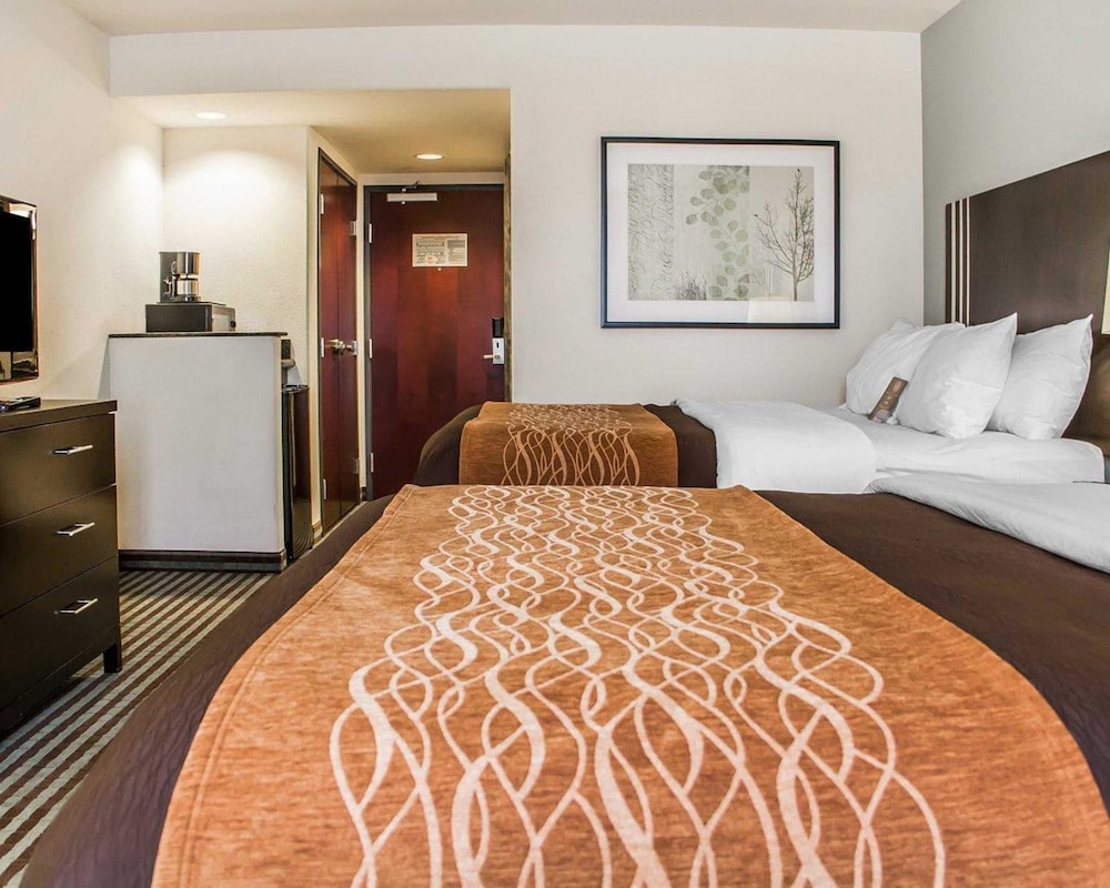 Comfort Inn and Suites Perry I-35 9/36