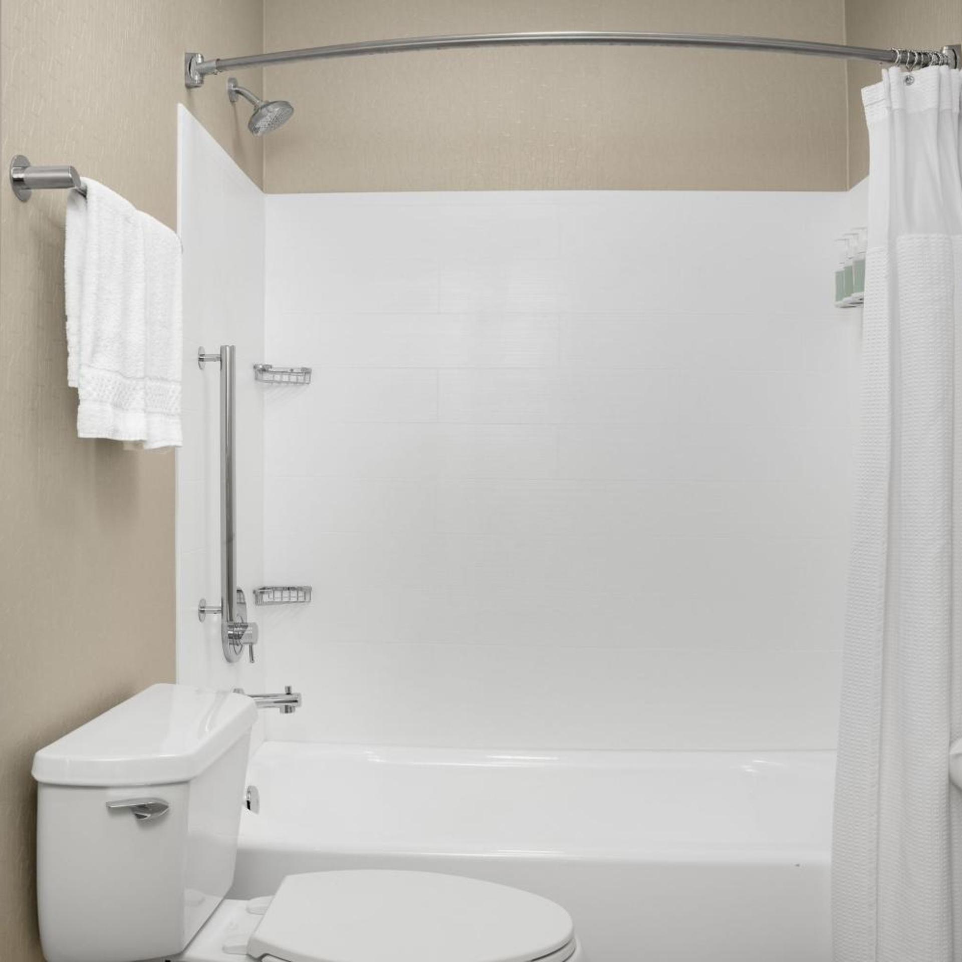 جناح بسرير كينج مع سرير سحّاب إضافي مع أريكة لذوي الإعاقة، Springhill Suites By Marriott Annapolis 4/6