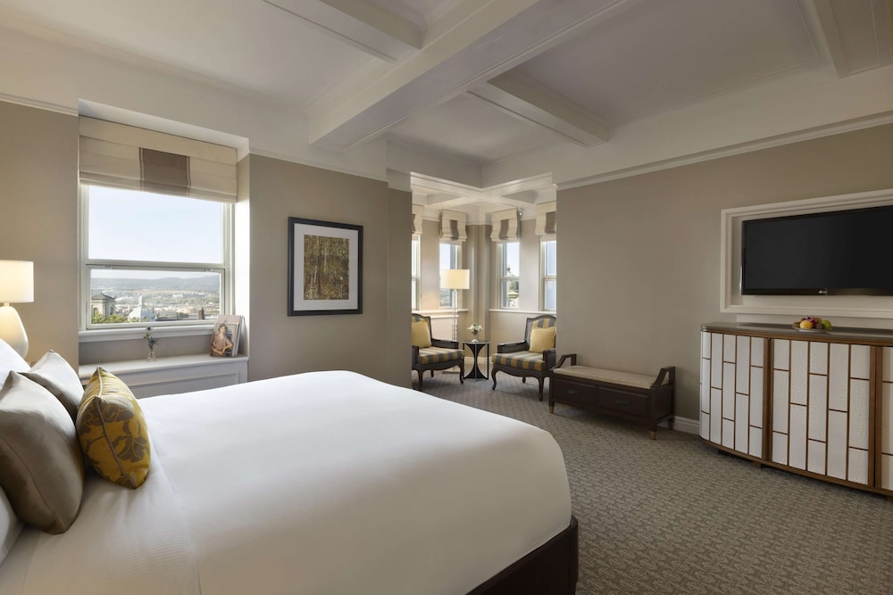 SIGNATURE, 2 DOUBLE BEDS