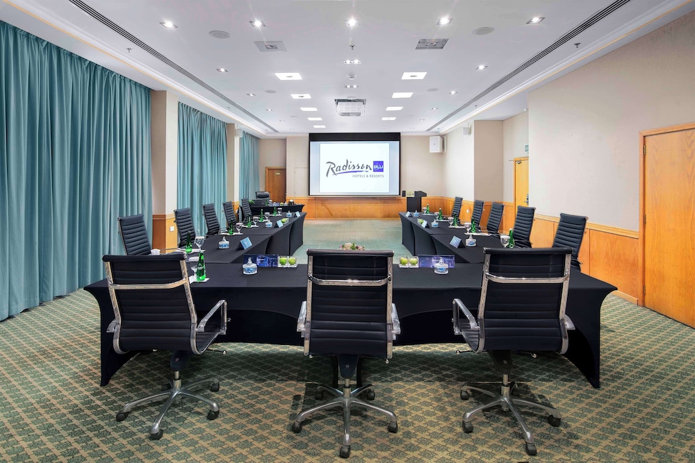Radisson Blu Hotel & Resort Al Ain 53/66