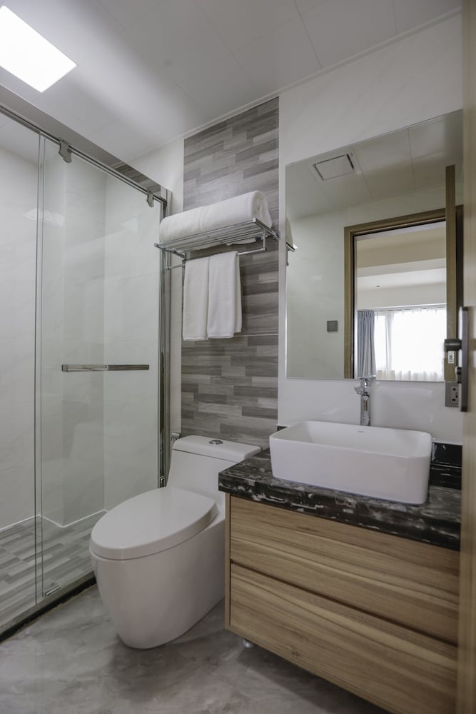 Hotel Casiana & Events Center 46/48