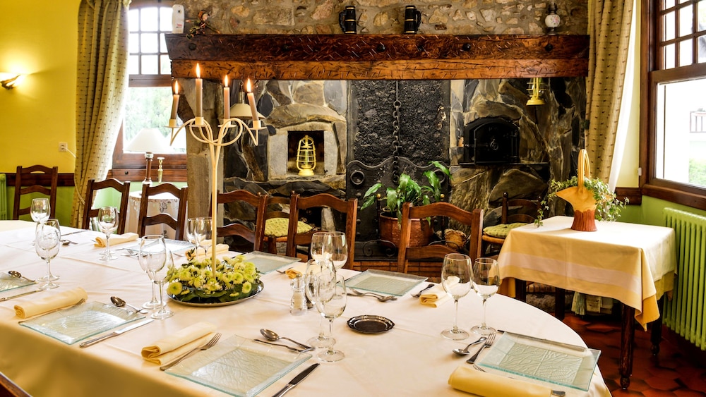 HOTEL LE VIEUX LOGIS 17/34