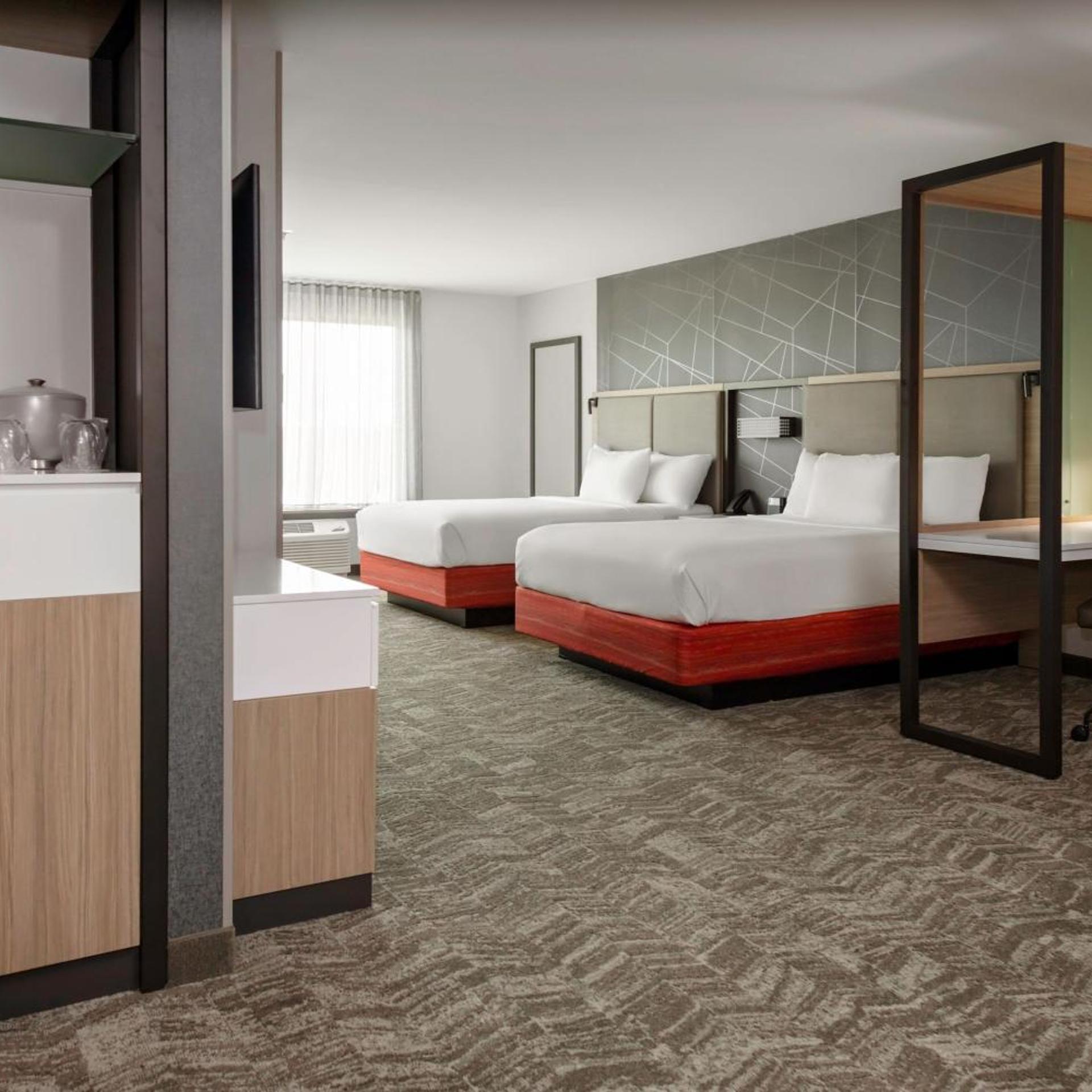 Suite, Queen Bed, Water View, Large