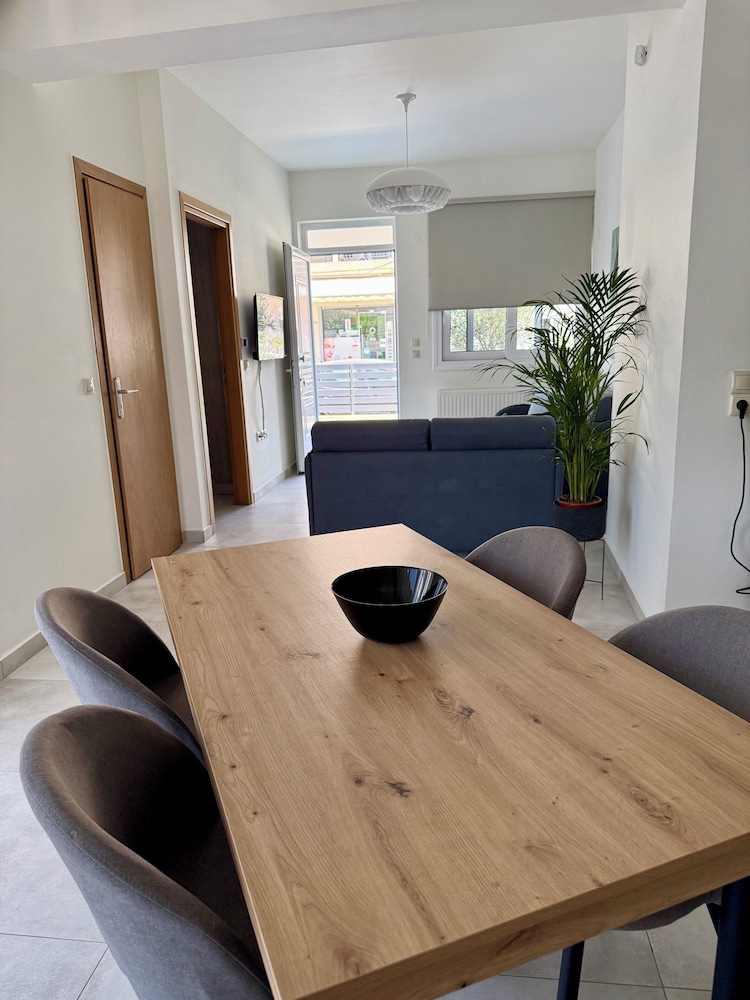 Elia Residences 48/59