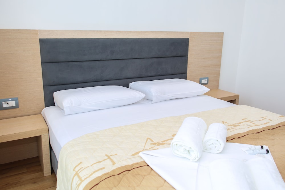 Hotel Saranda Palace 25/70