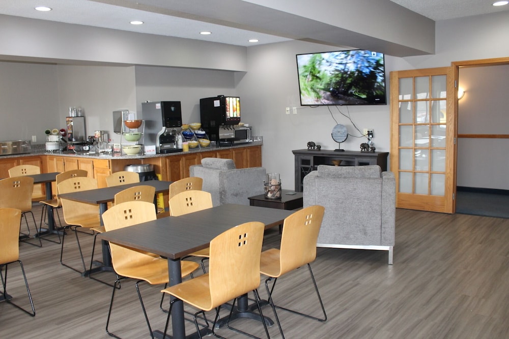 Reston Inn & Suites 36/50