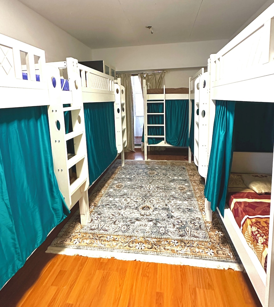 FEMALE DORM, FEMALE ONLY, STANDARD, PARTIAL SEA VIEW