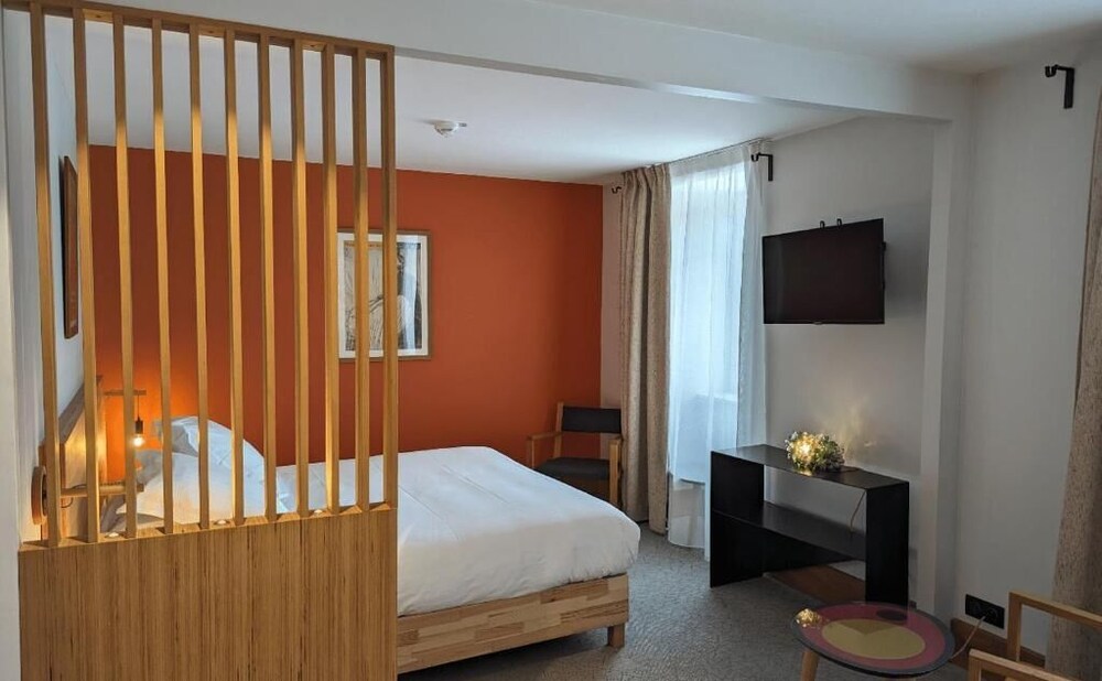 Logis Hotel and restaurant La Pension du Moulin 14/50