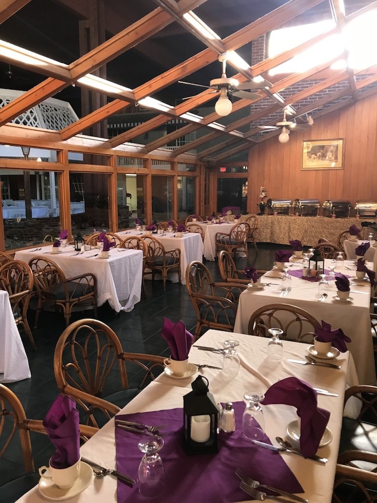 Sturbridge Host Hotel 41/71
