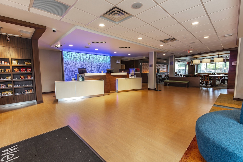 Fairfield Inn And Suites By Marriott Atlanta Woodstock 12/39