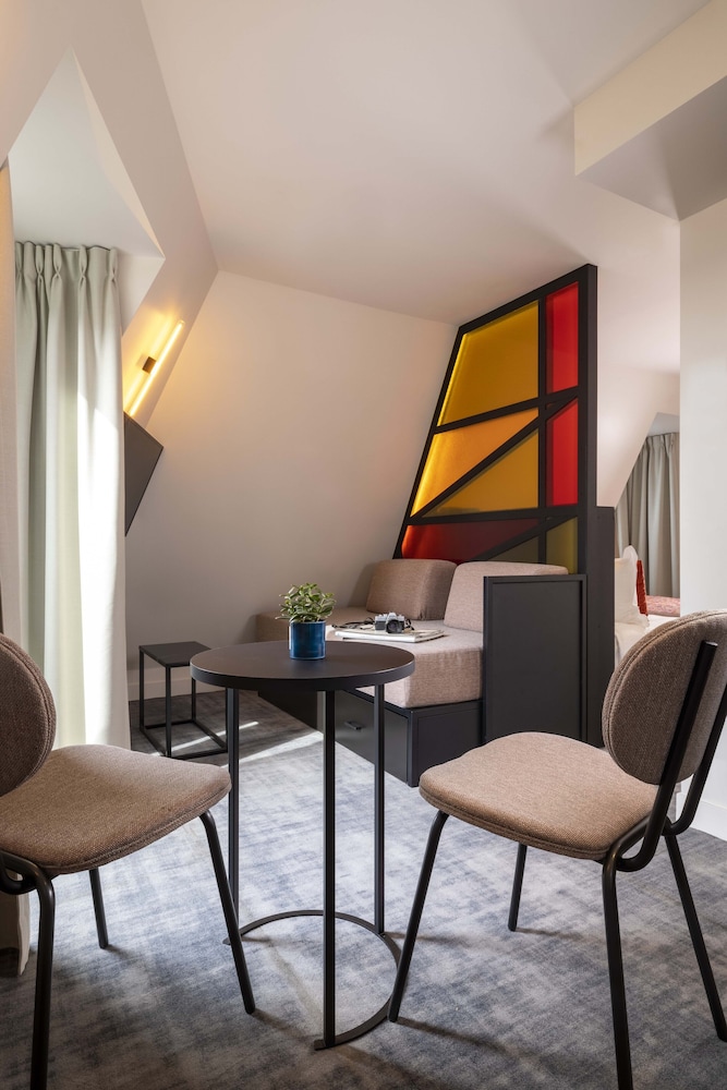 Le 12 Hotel 28/50