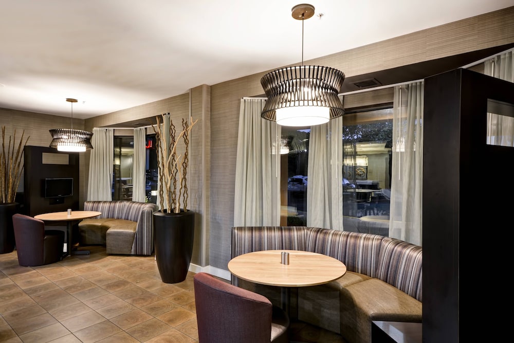Courtyard by Marriott Dalton 27/43