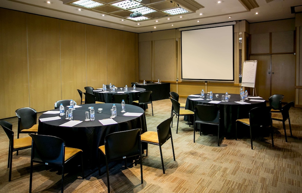 Garden Court Or Tambo International Airport 42/50