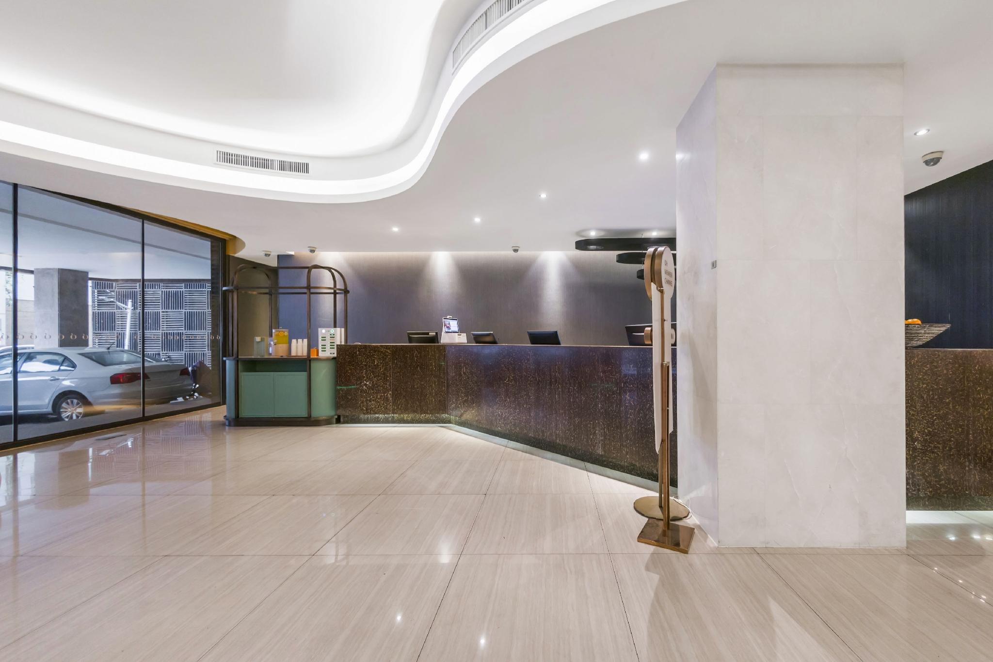 Orange Hotel Jing An 7/37