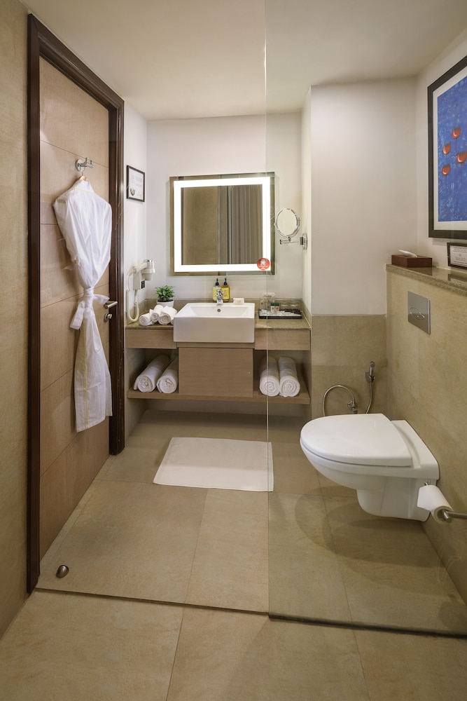 Sandal Suites Op. By Lemon Tree Hotels 46/50