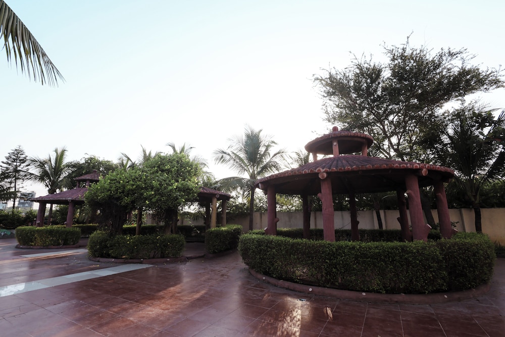 Goverdhan Greens Resort Dwarka 44/50