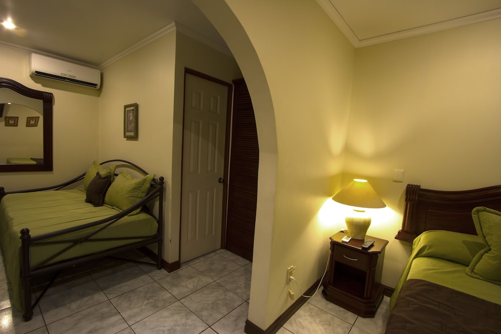 Hotel Iguana Verde 21/34
