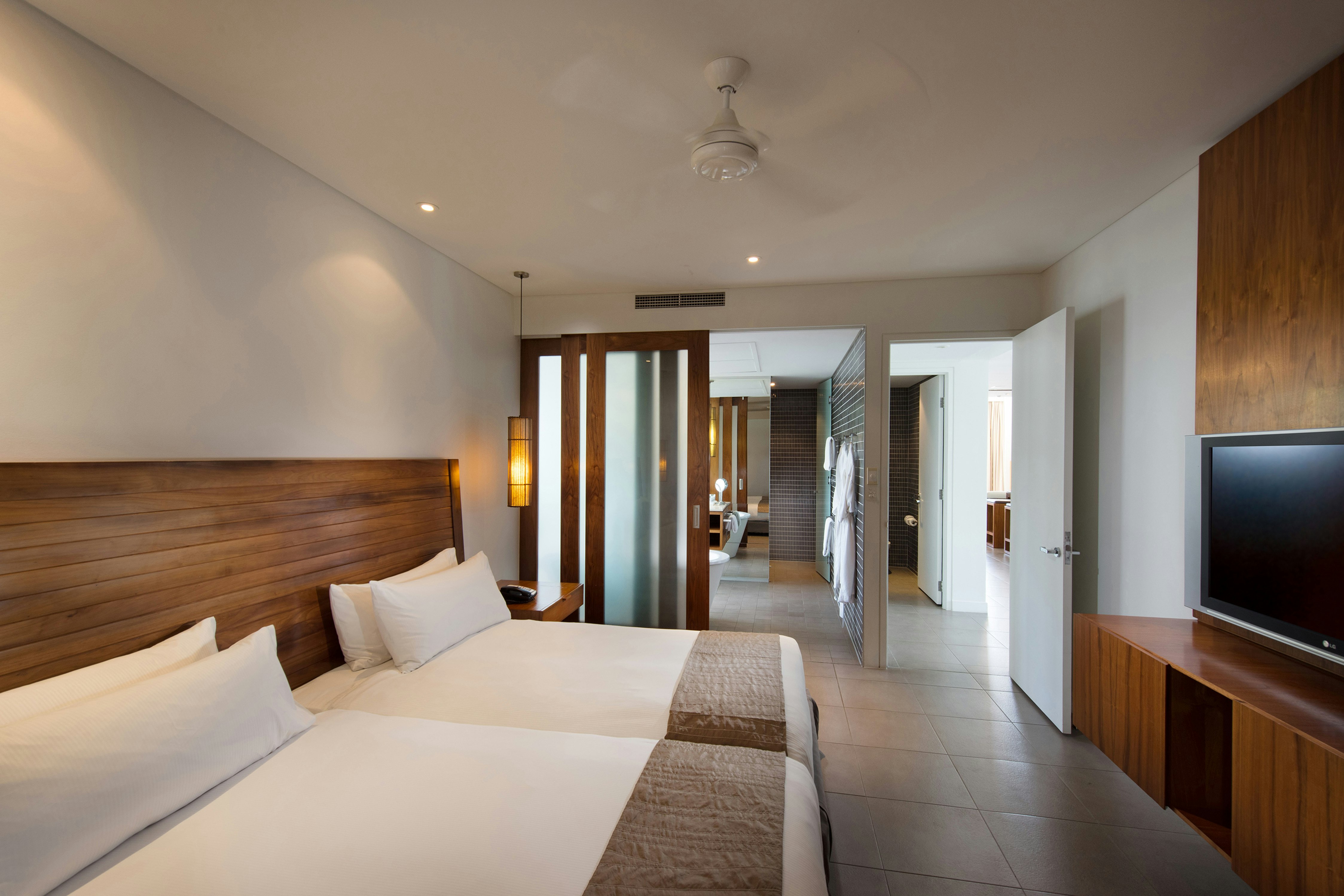 2 Bedrooms, Residence, Beach Front