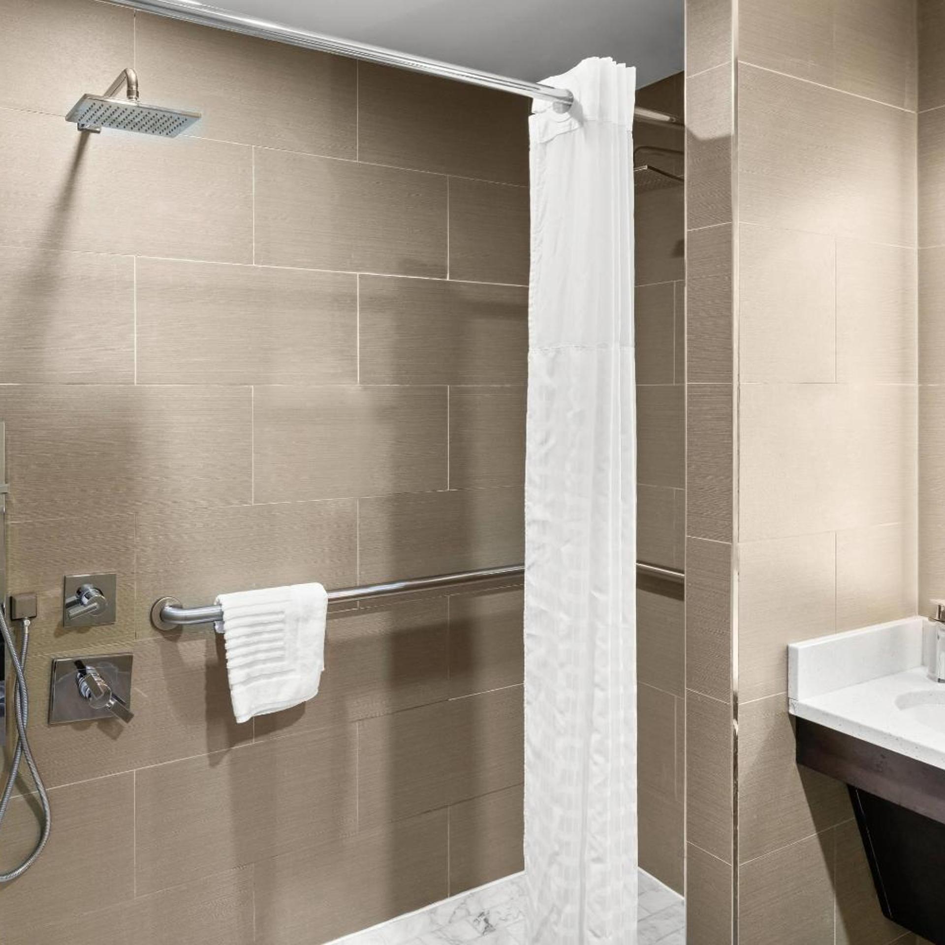Efficiency, Queen Bed, Accessible، Comfort Inn Prospect Park-Brooklyn 2/2
