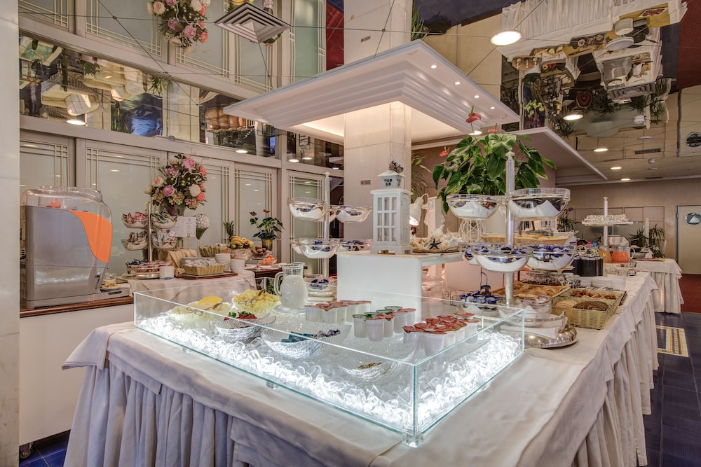 Atlantic Hotel Riccione 62/75