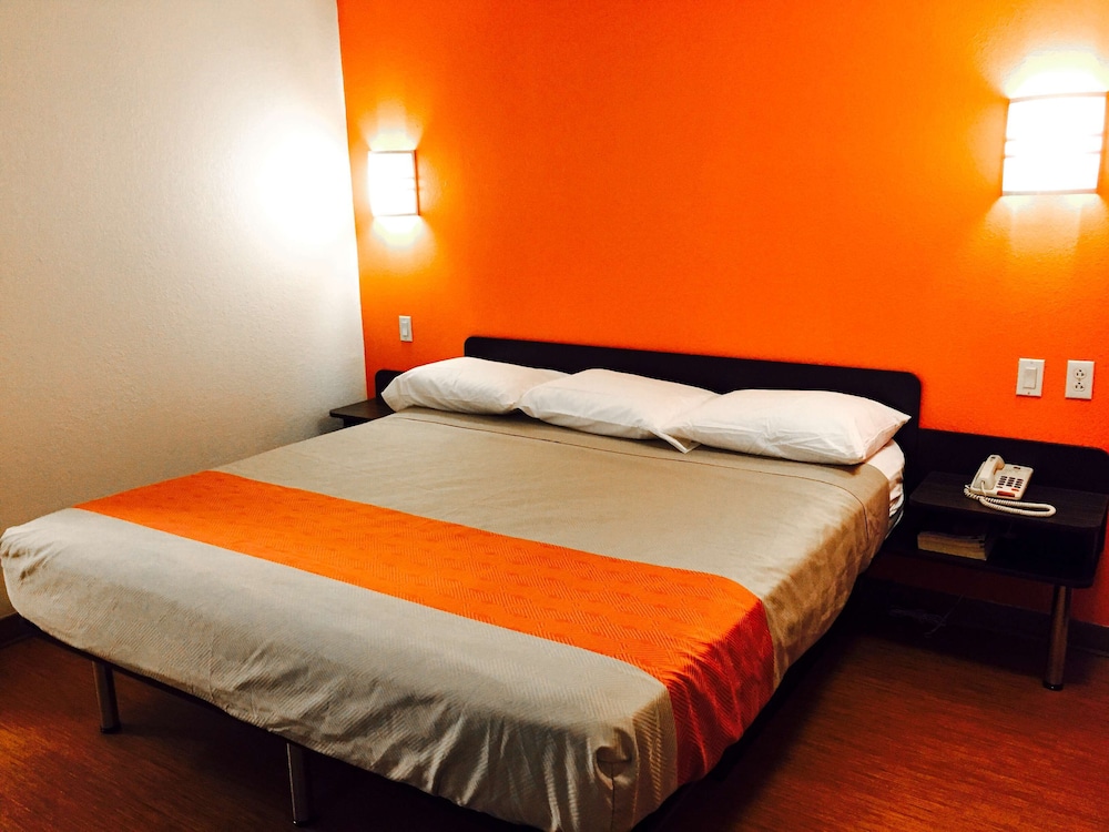 Motel6 Amarillo, TX - West 5/35