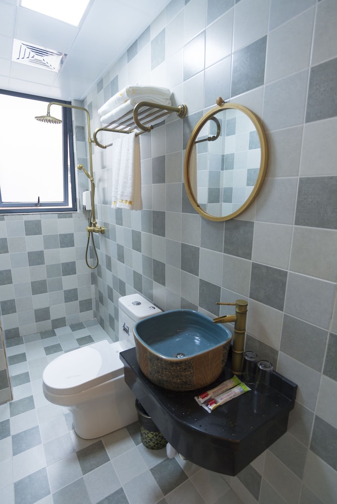Jiesu Renwen Guest House 40/40
