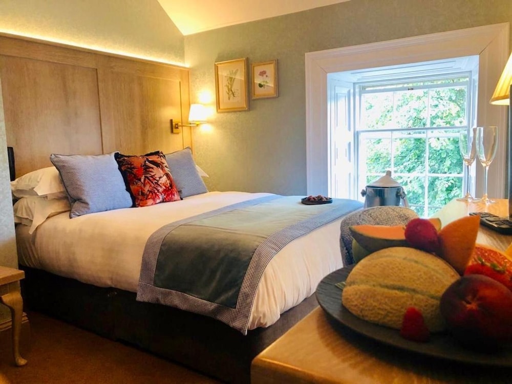 Avalon House Hotel 7/29