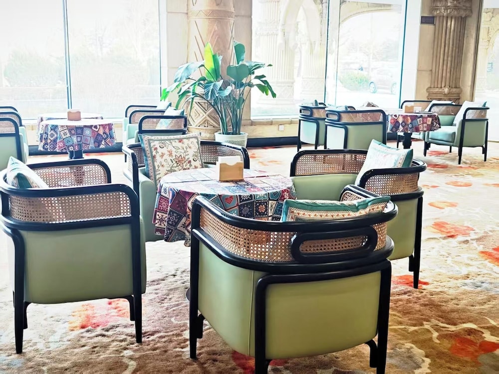 Fragrant Hill Empark Hotel 30/55