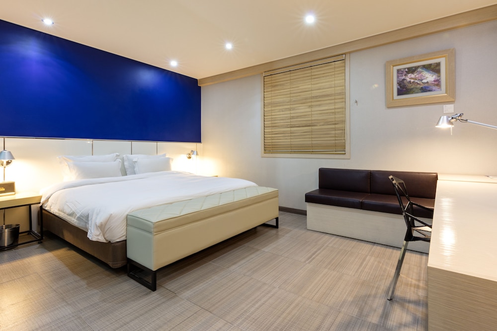 Hotel France 11/51