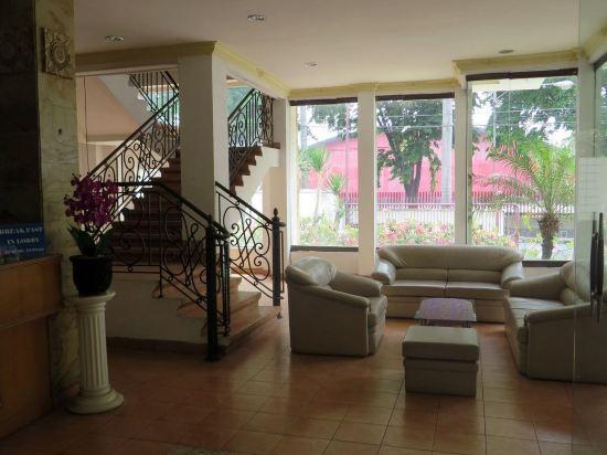 Adisurya Hotel 8/14