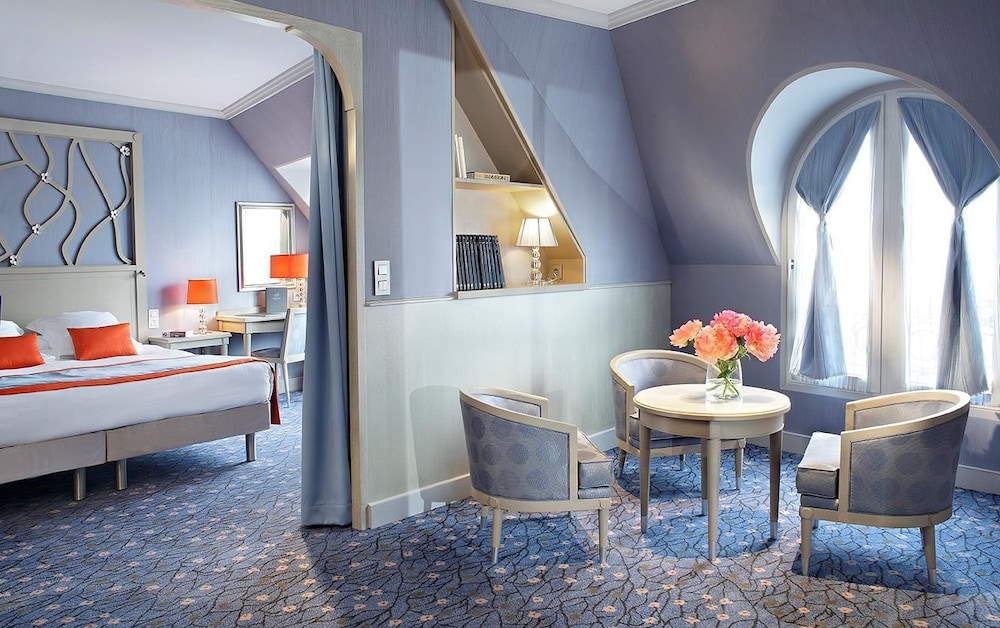 Hotel Rochester Champs-Elysees 59/68