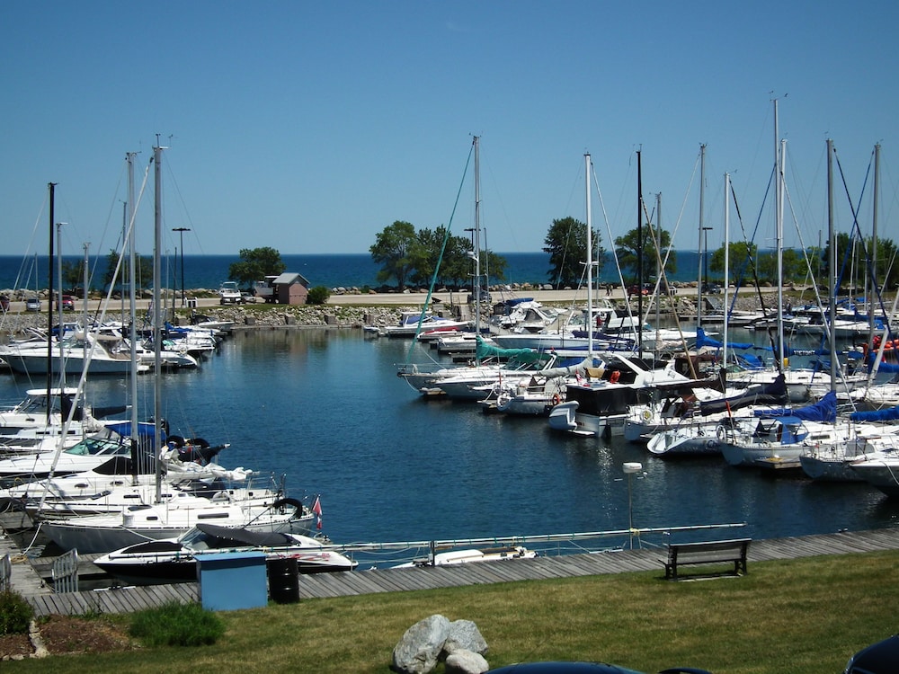 The Royal Harbour Resort 45/51